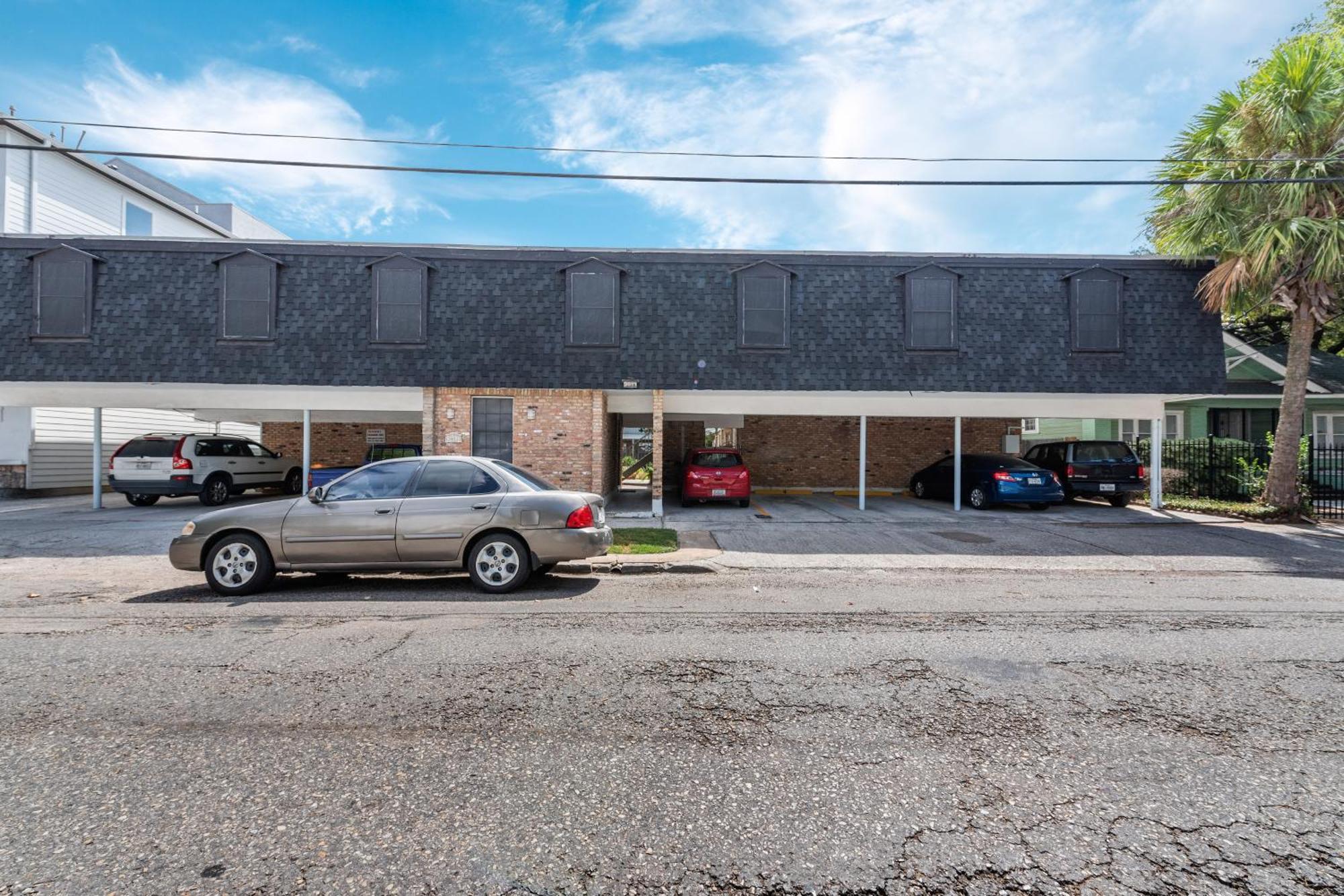 Bright & Airy Apt Close To Everything With Free Park Apartment Houston Exterior photo